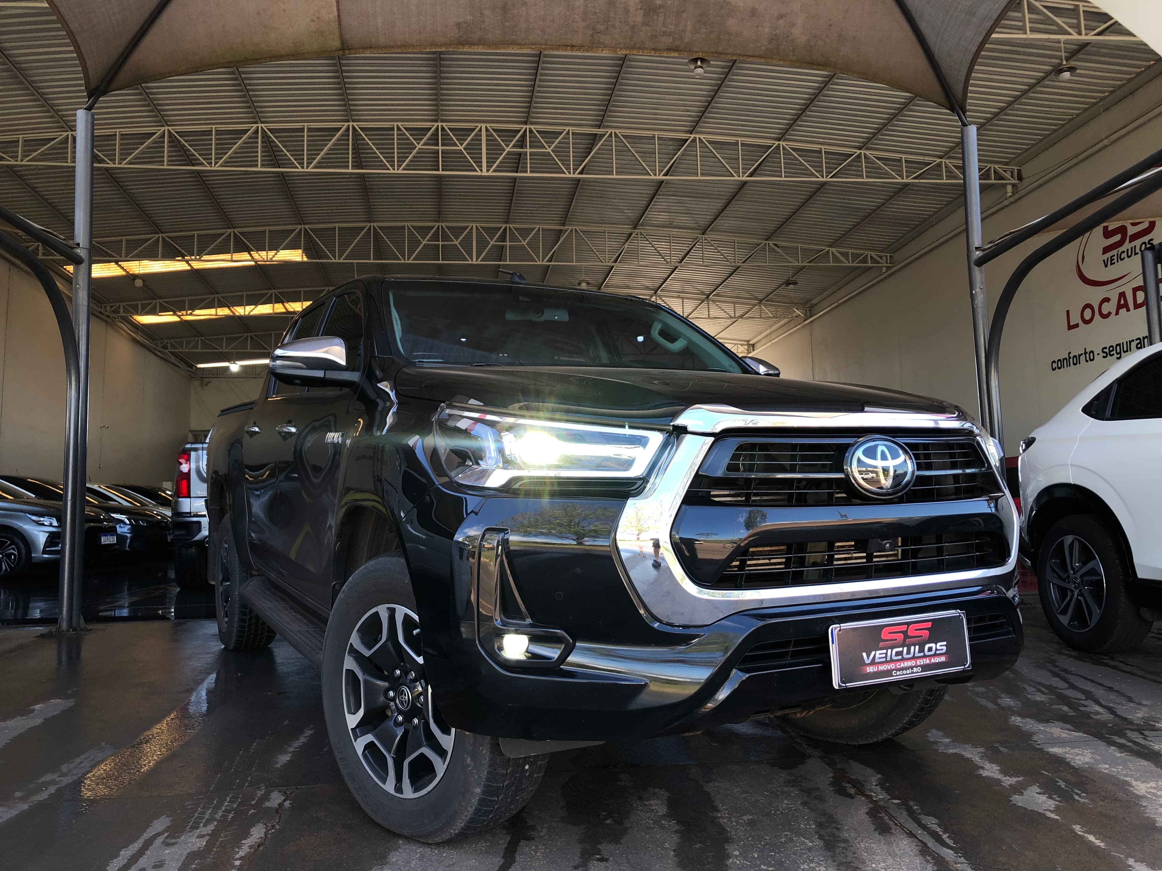 Toyota Hilux Srx — foto 1